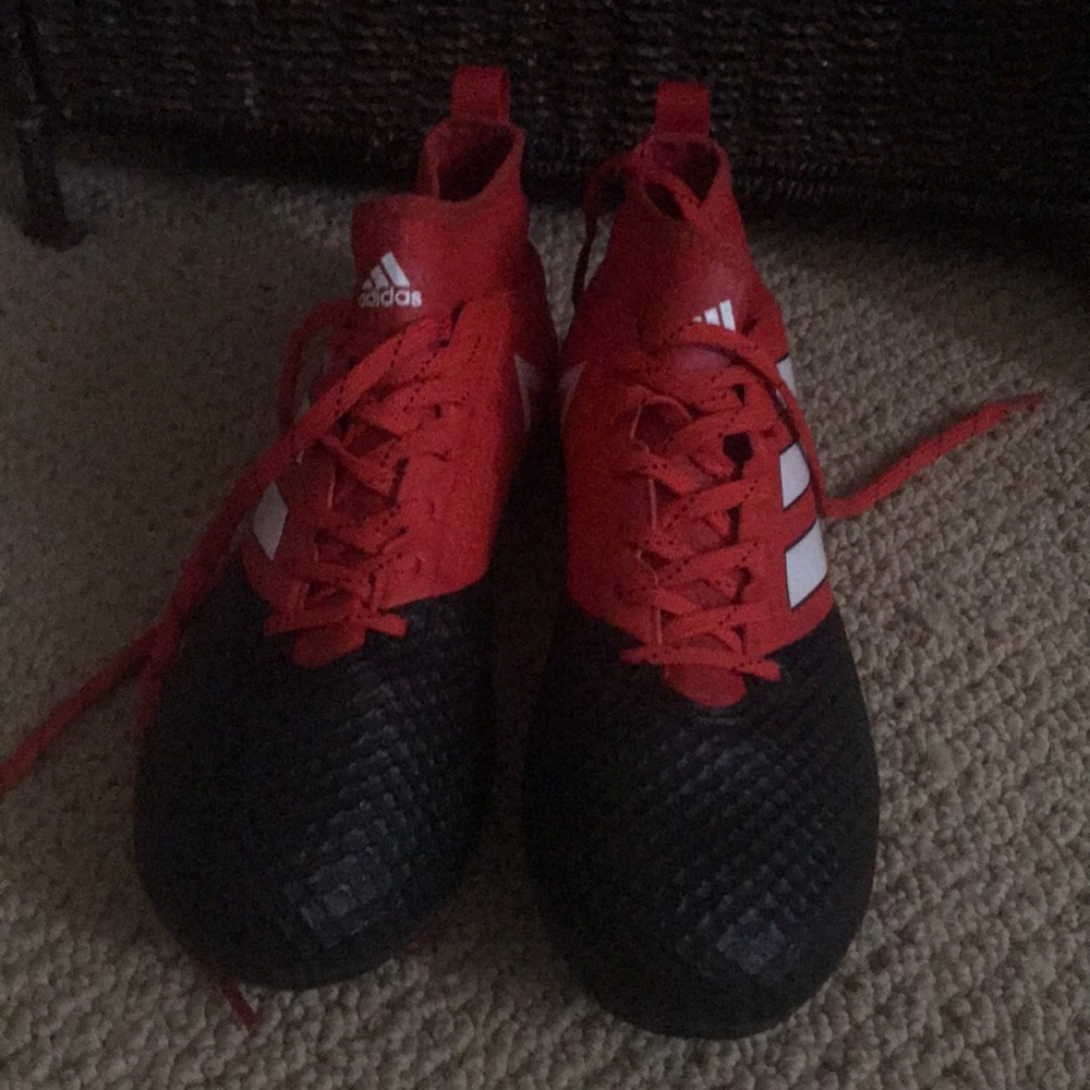 Men’s soccer cleats EUC